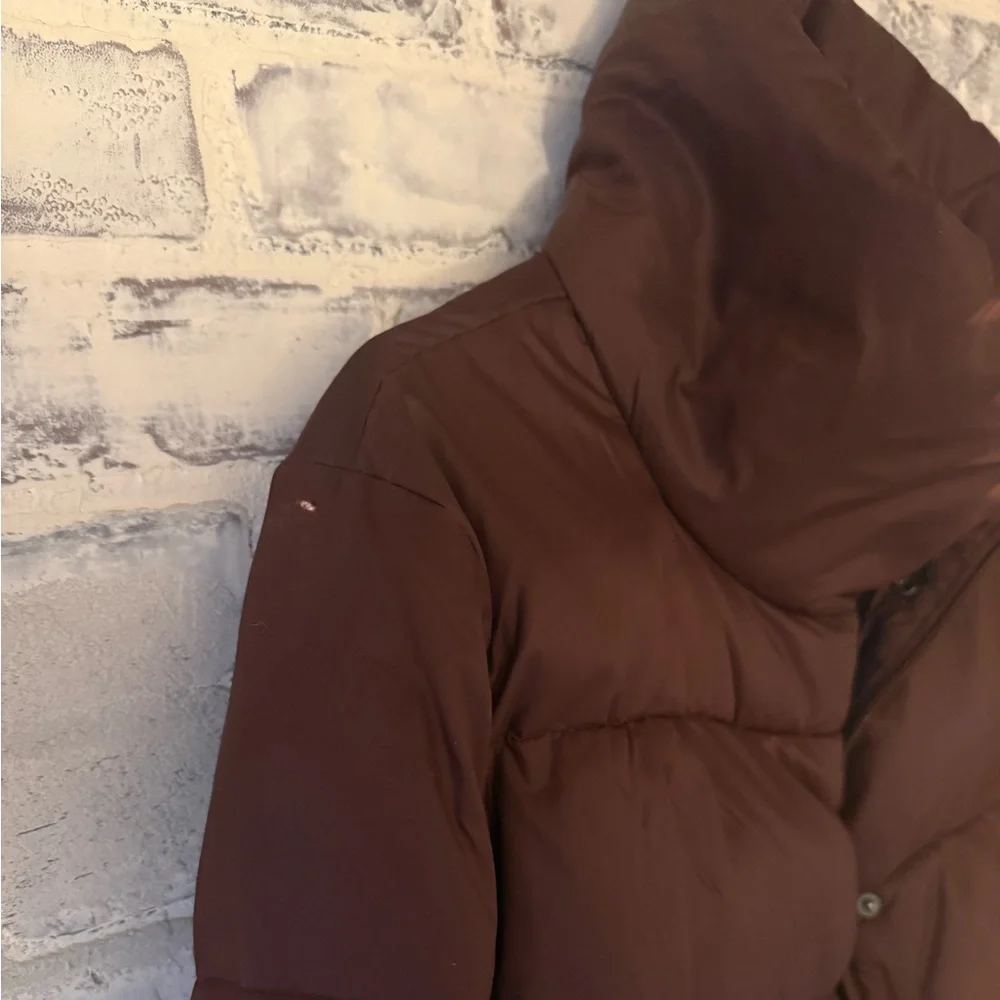 Alo Burgundy Gold Rush Cropped Puffer Jacket